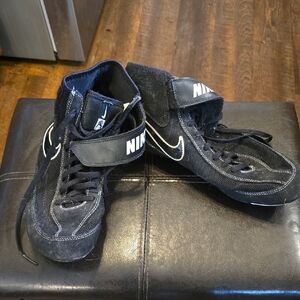 Nike Black and White Men’s Athletic High-Top Shoes